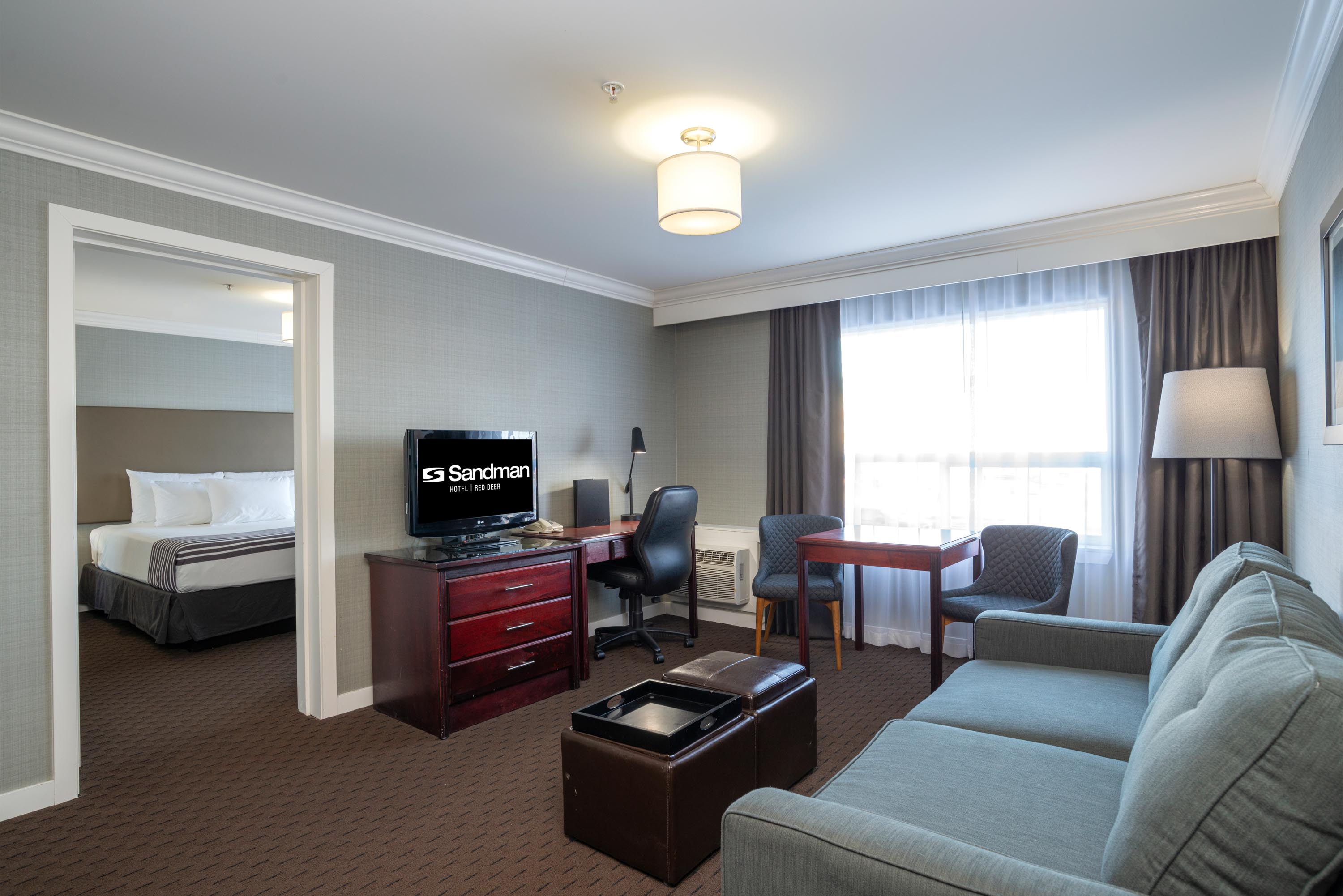 638f6b4a0ac5b65c2bd7b26c executive king suite 04