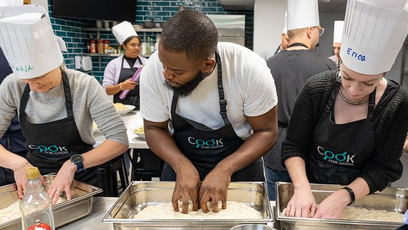 Teambuilding events with social impact I Cook for Good