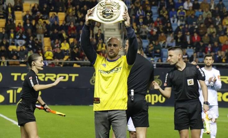 Saque de honor Estadio Ramón de Carranza partido de Liga BBVA Cadiz vs Deportivo (22/12/2018)