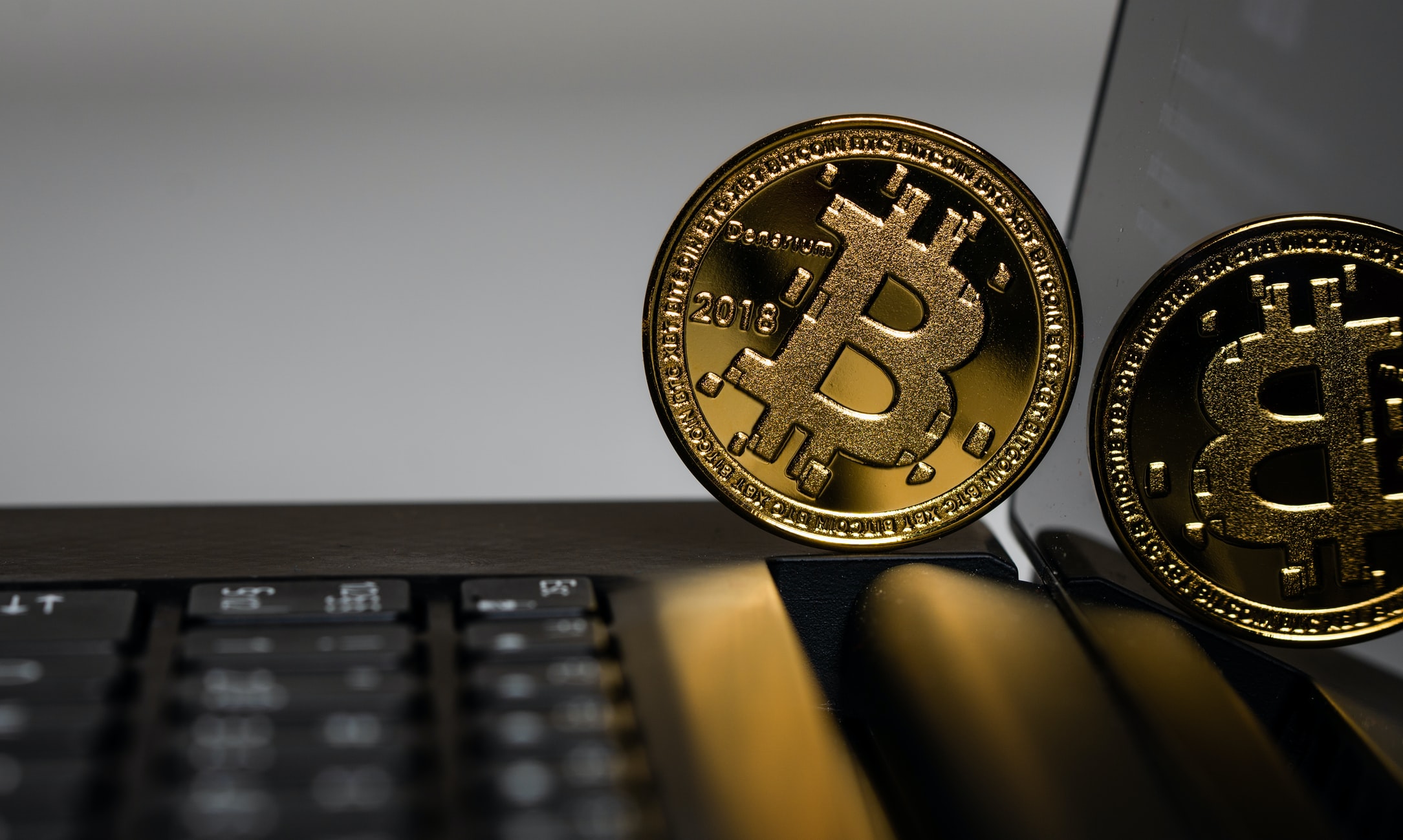 Le prix du bitcoin (BTC) atteint 57 000 $ US, un niveau record sur 5 mois