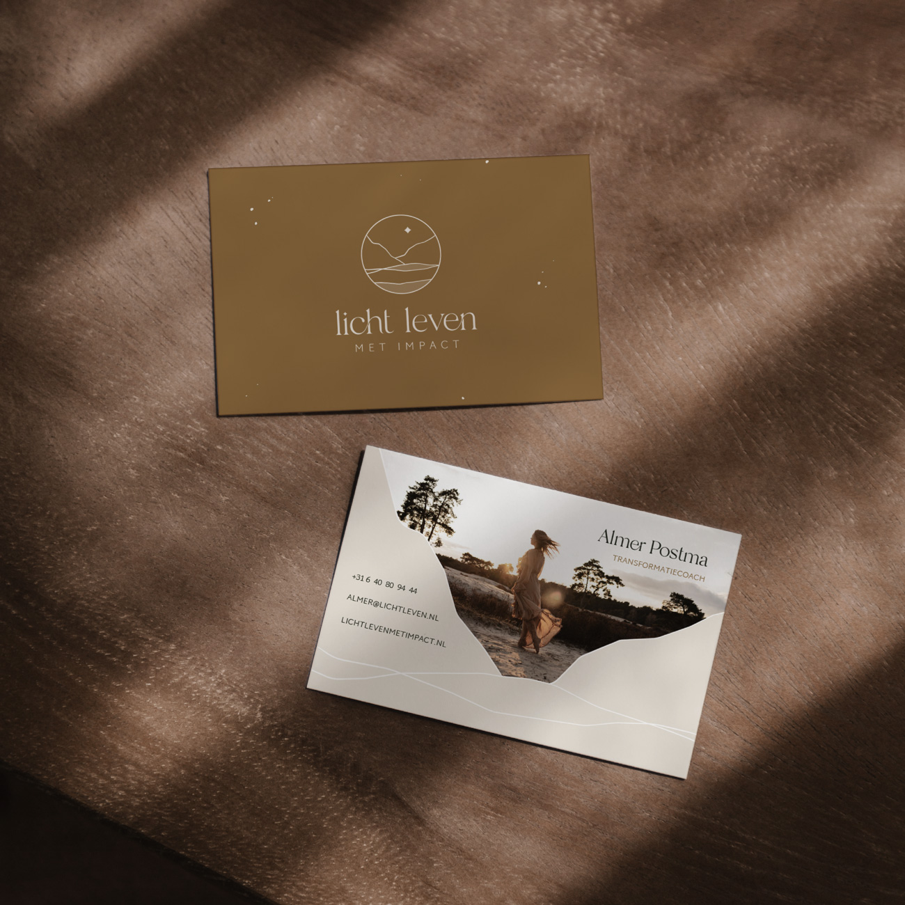 Mock up van de visitekaartjes voor licht leven met impact