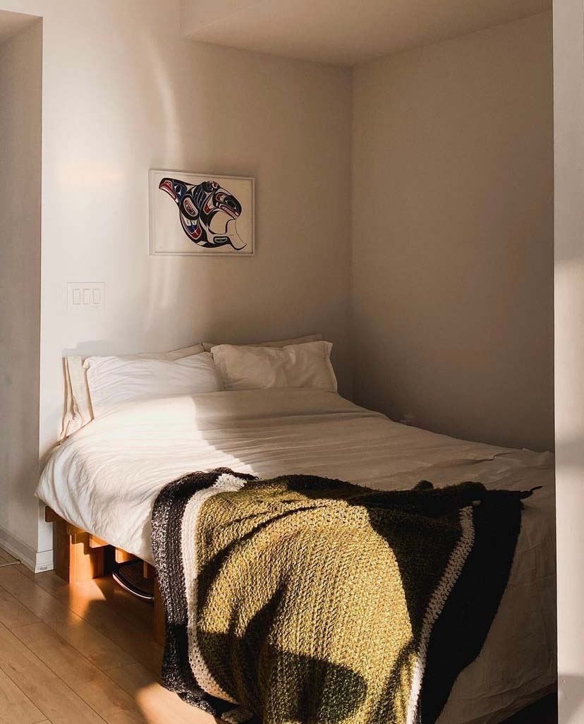 Tic Tac Toe bed from Quagga with sun from a window shining on it