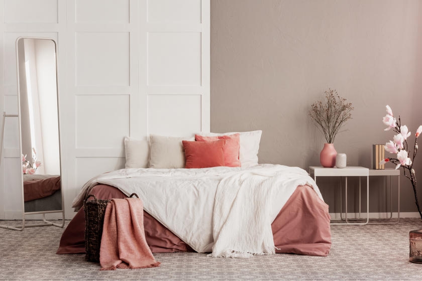 Bedroom with rose pink wall