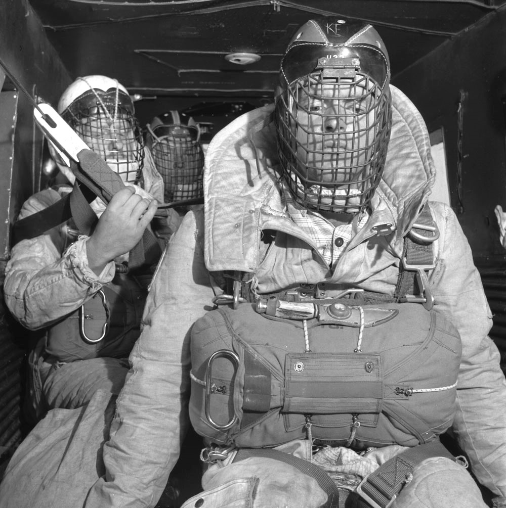 canadian-smoke-jumpers-1952