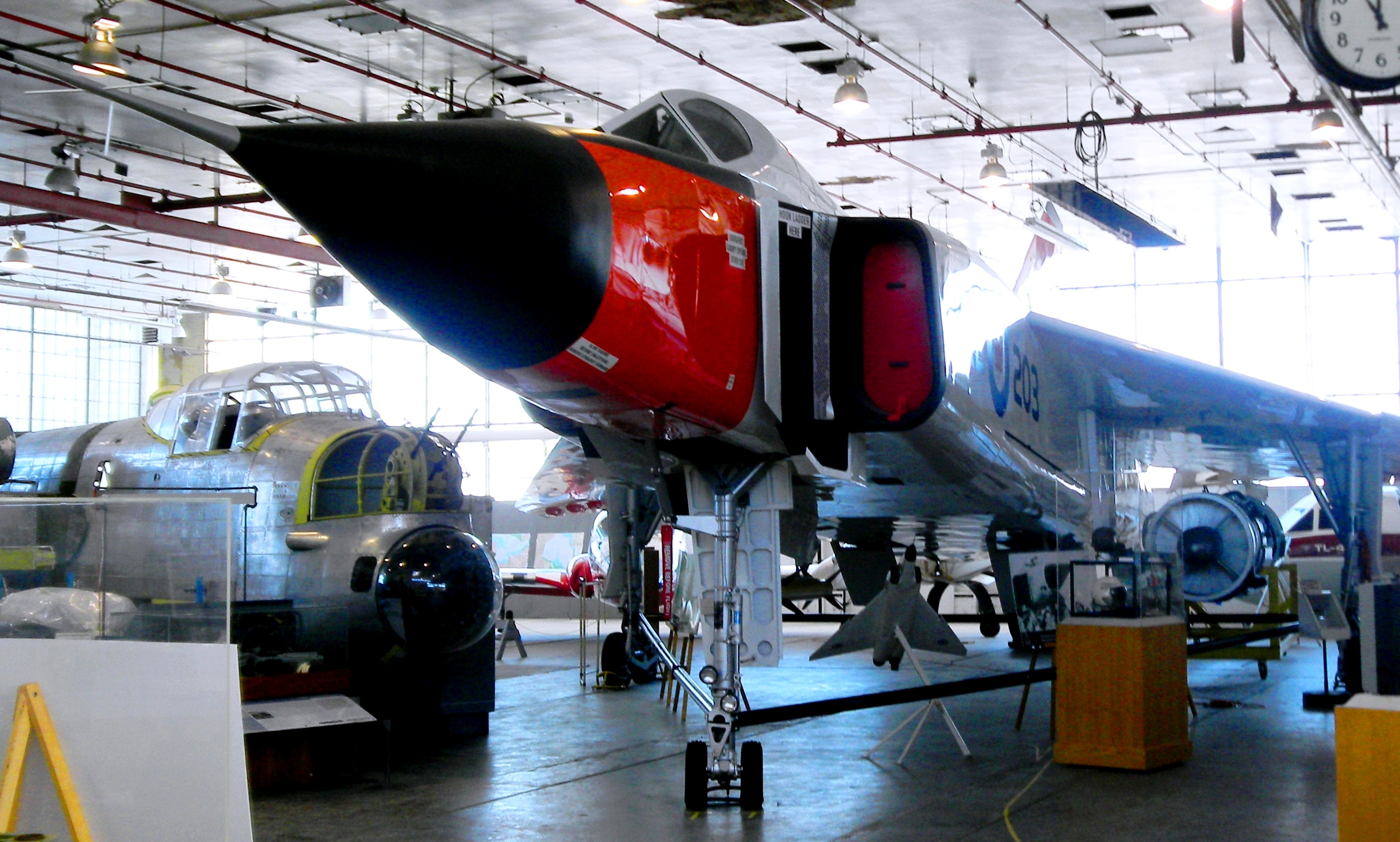Canadian Warplanes (5) Ontario, Edenvale, Canadian Air and Space ...