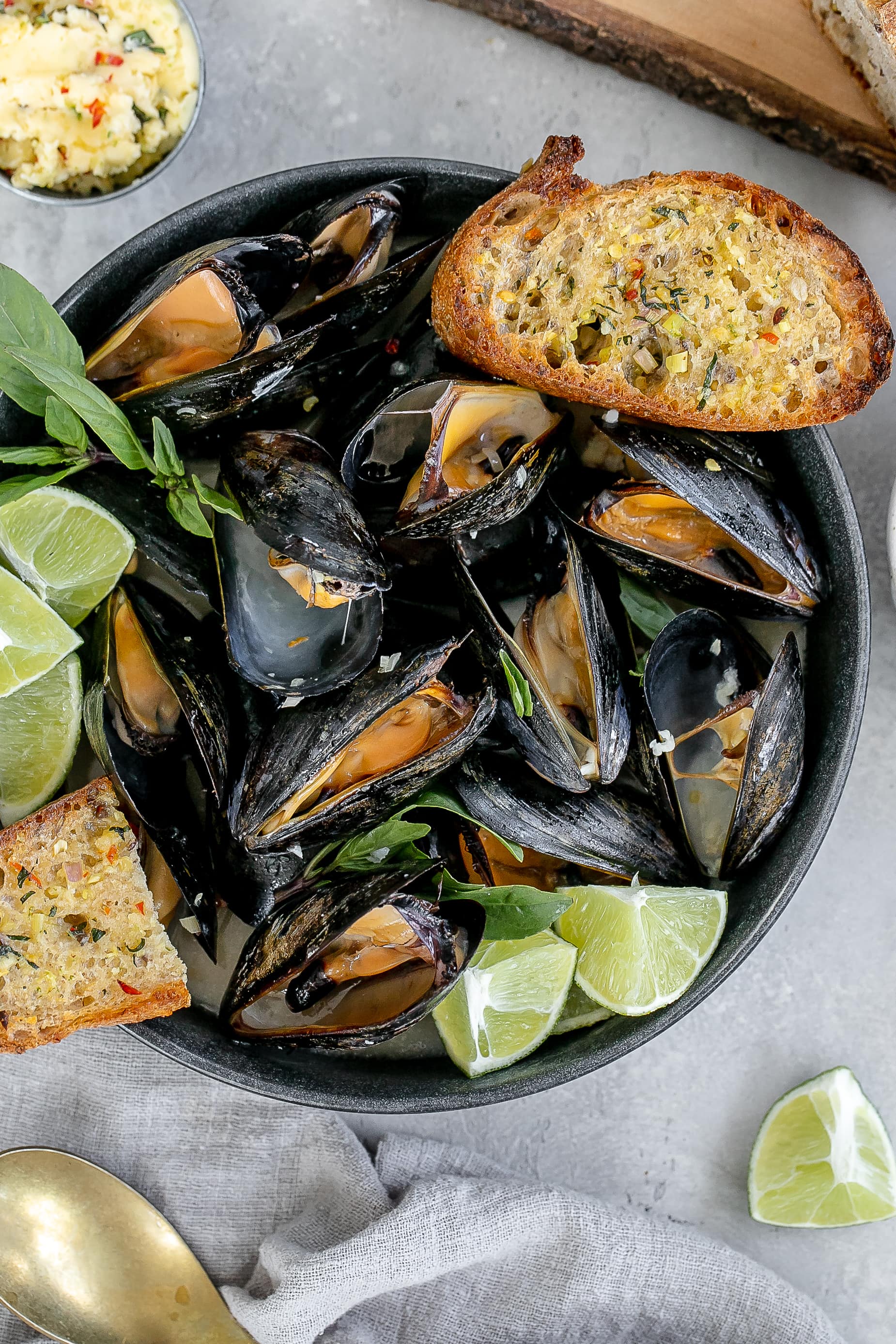 mussels in coconut milk