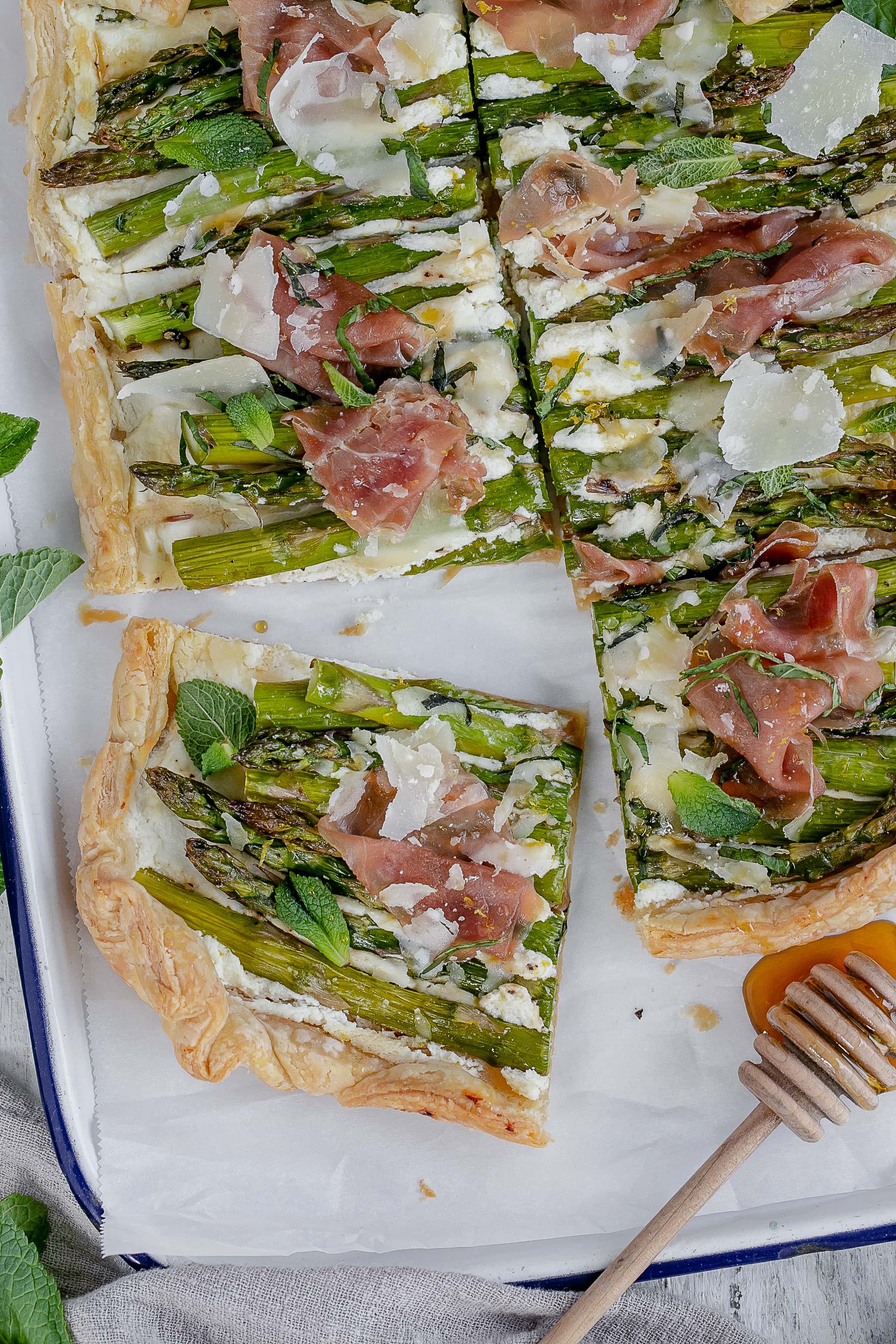 asparagus puff pastry tart