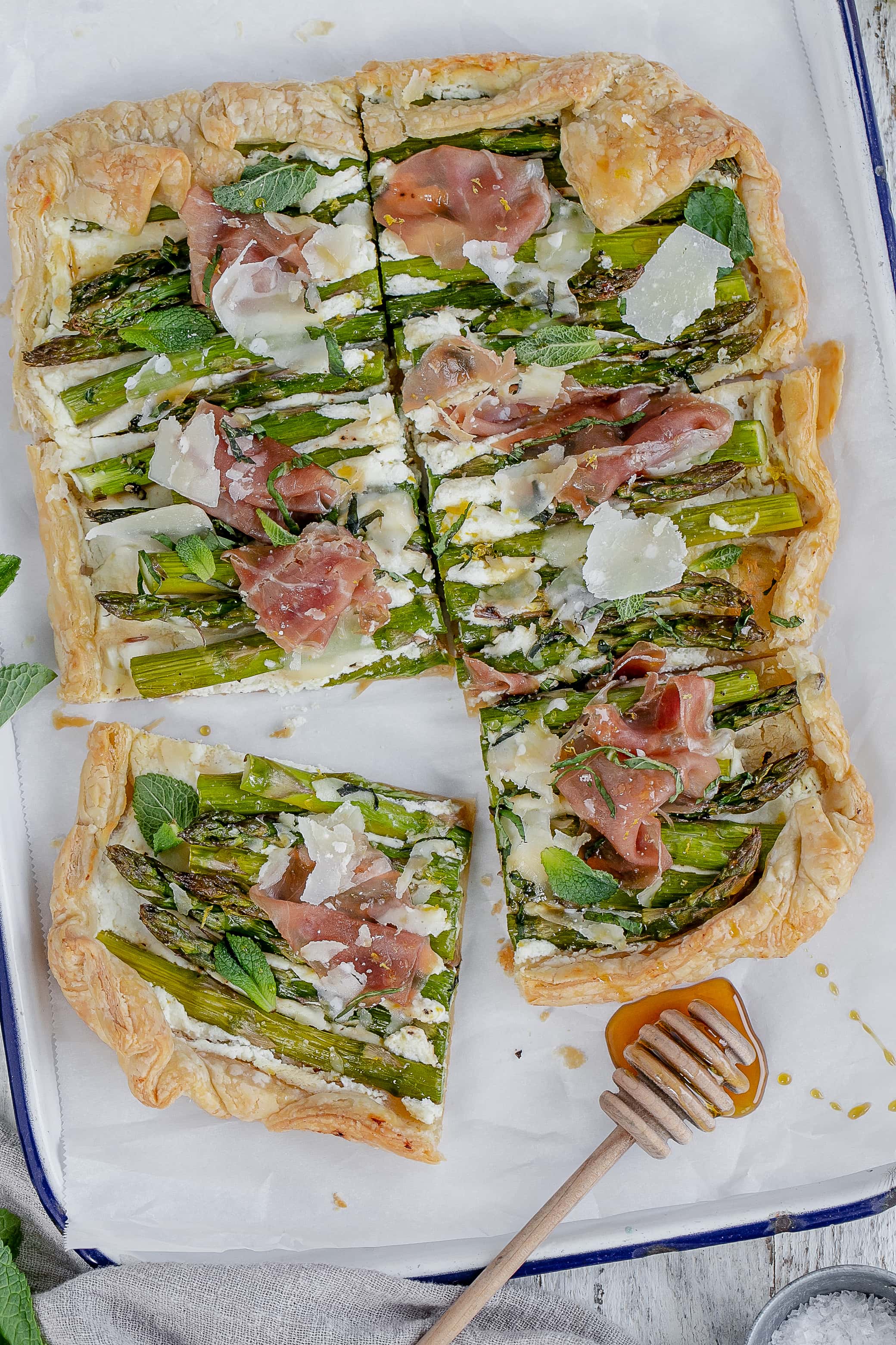 asparagus puff pastry tart