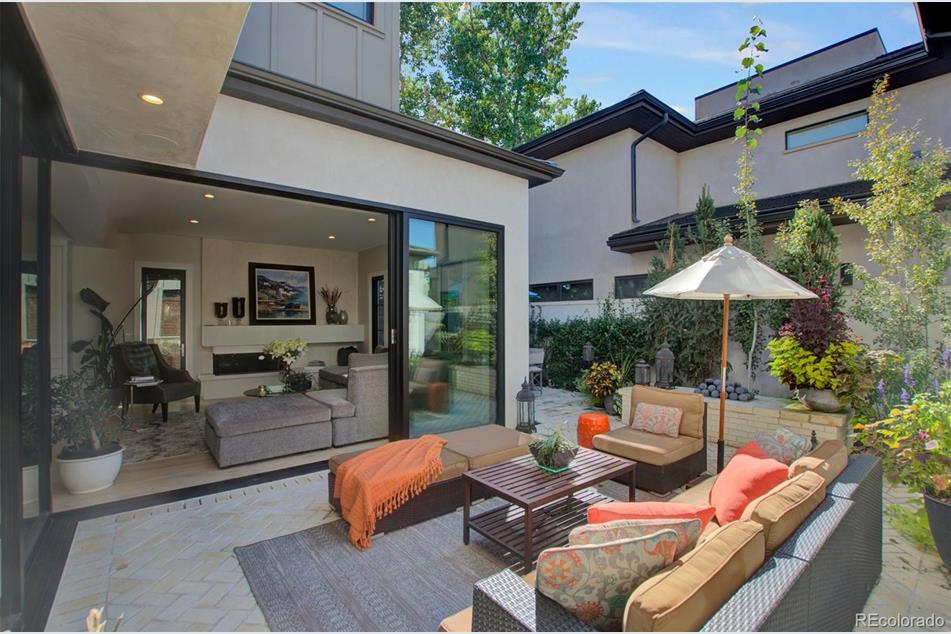 California Contemporary Masterpiece Hits the Market