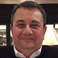 photo of Robert Iskander