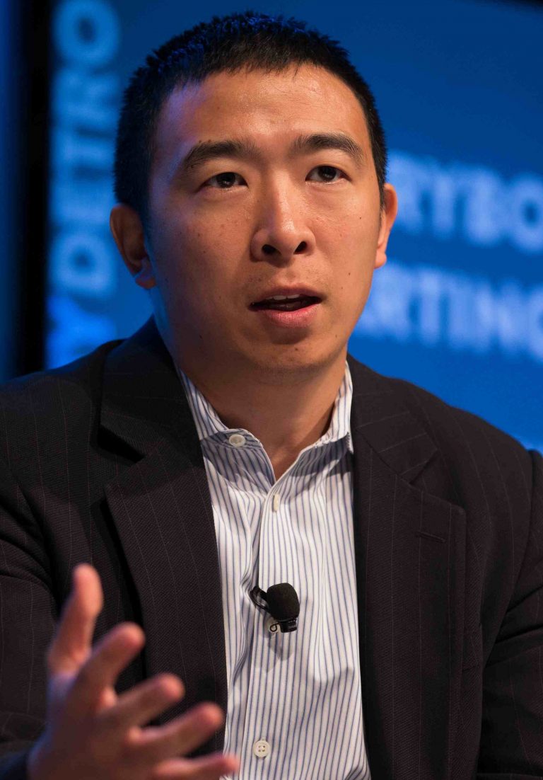 democratic candidates how to pronounce andrew yang