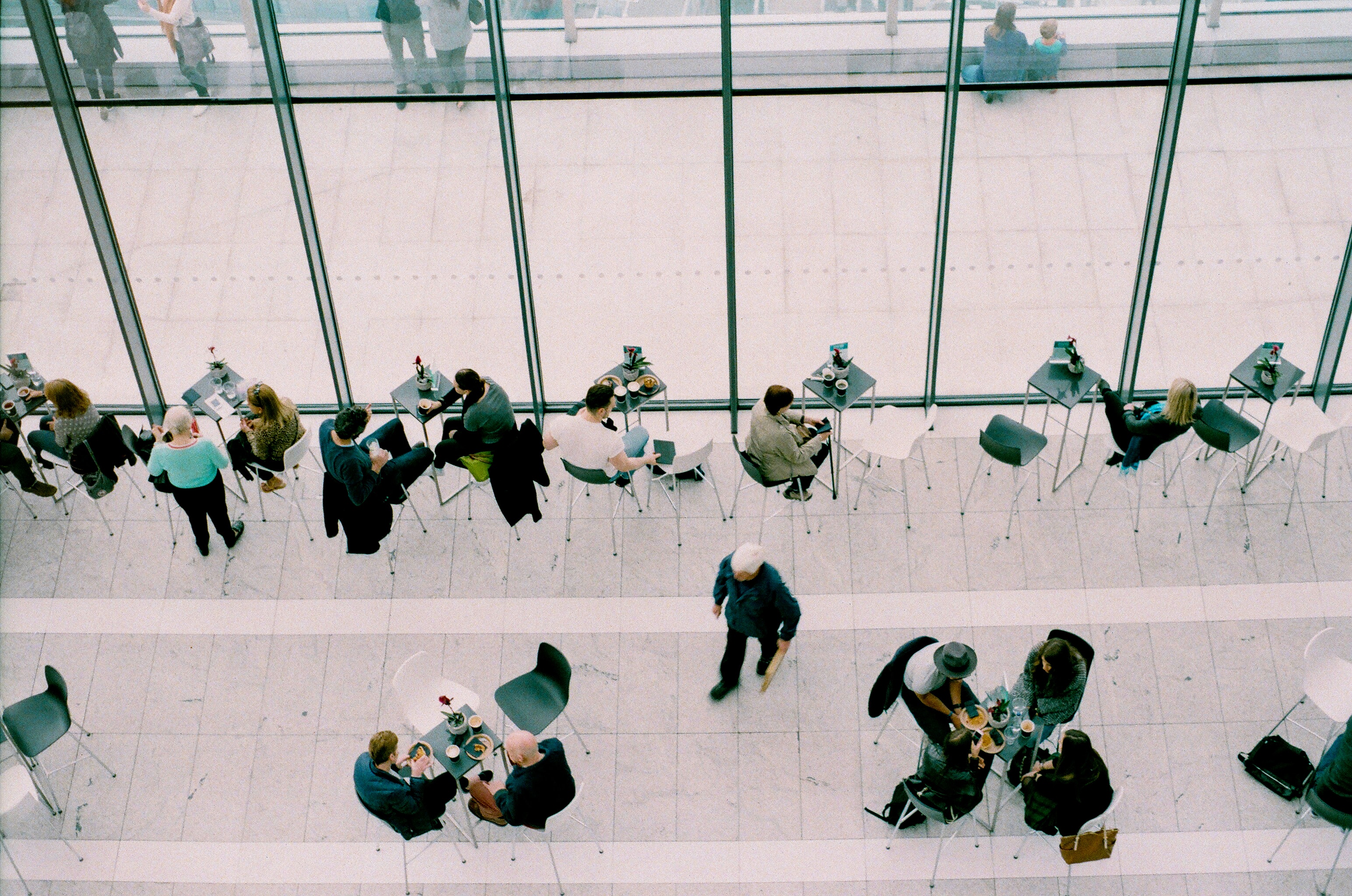People spending time together: mispronounced names can impact relationships!