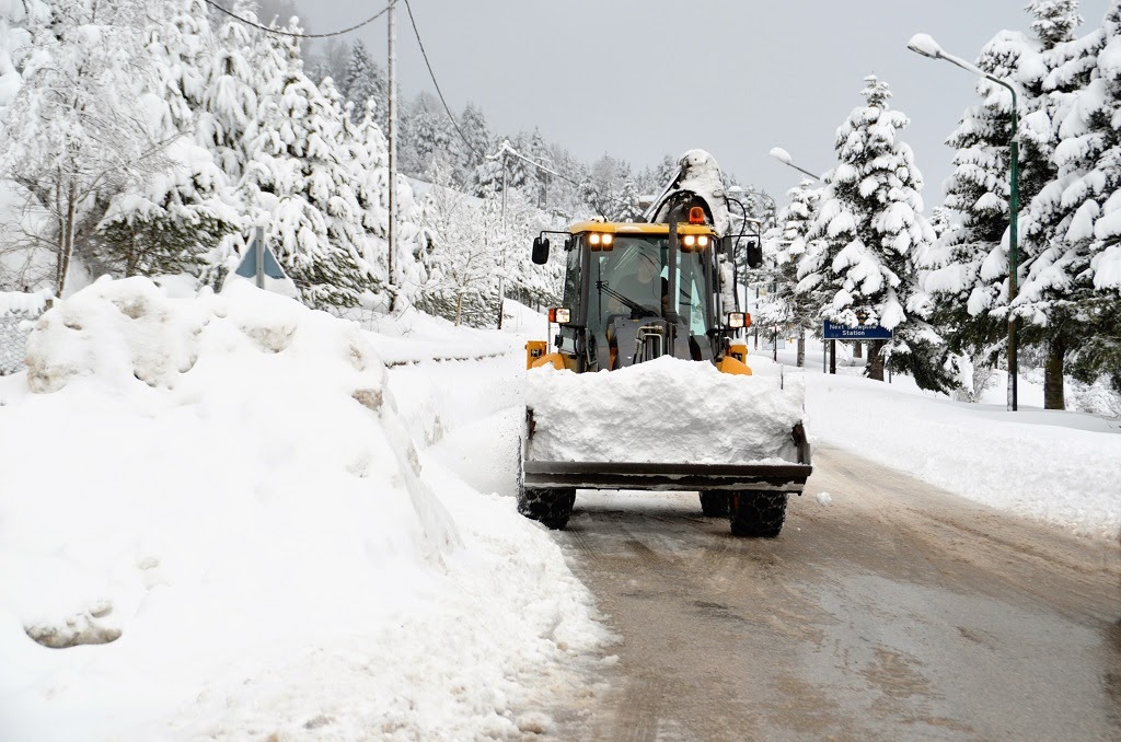 Removing Snow for the Safety of Your Customers