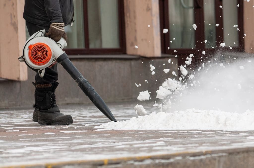 Leaf Blower against Hardened Snow