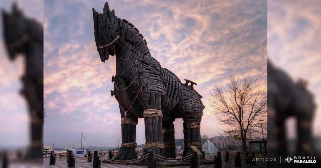 O-cavalo-de-troia-era-um-cavalo-de-madeira-oco-com-soldados-dentro
