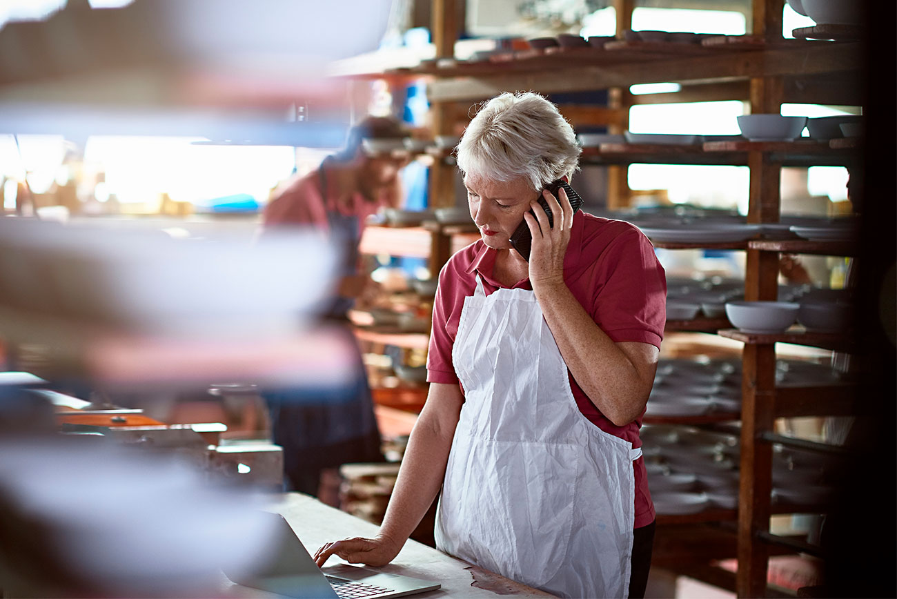 How to Deduct Your Cell Phone Bill on Taxes