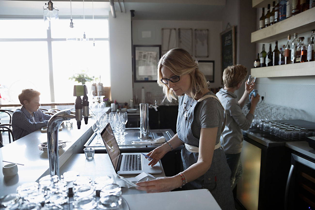 Why you should open a business bank account