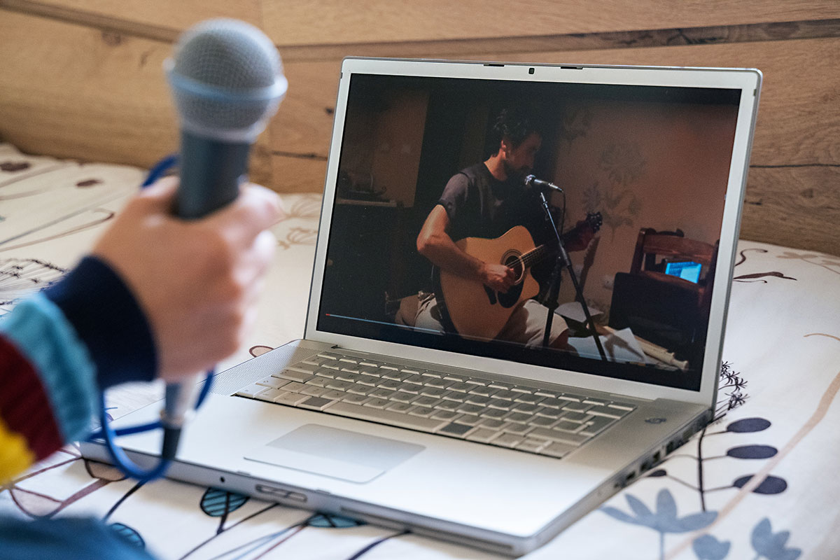 How to rock remote team building