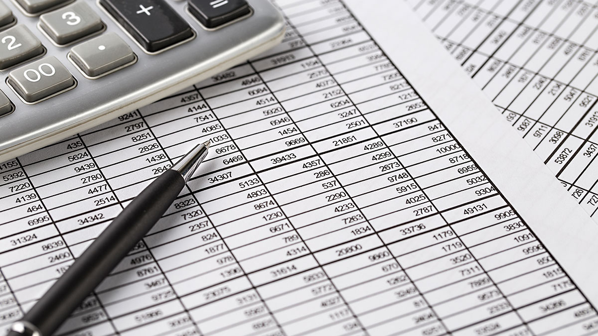 How does aggregate demand affect small business?