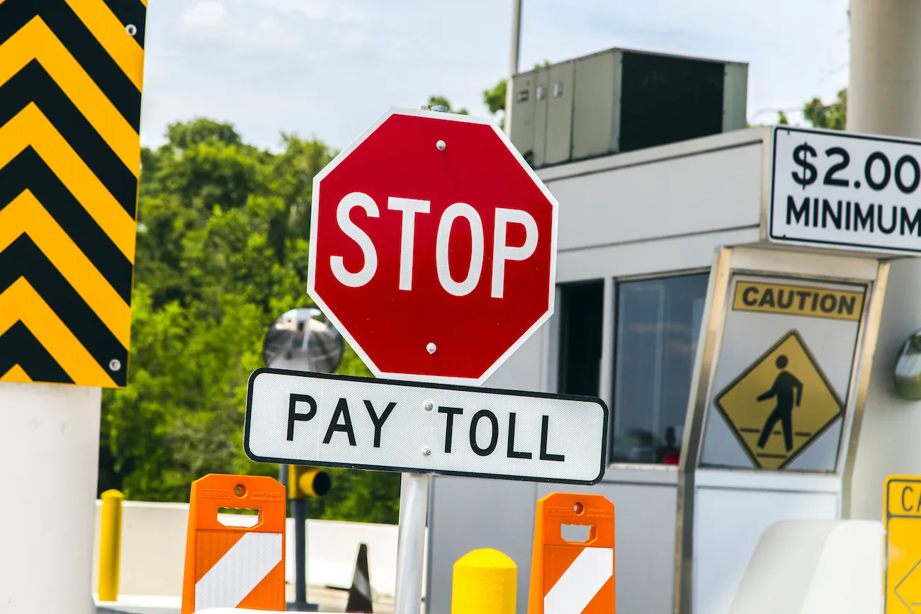 How to Deduct Toll Expenses On Your Taxes