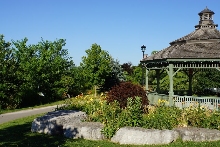 Office & Commercial Cleaning Services in office