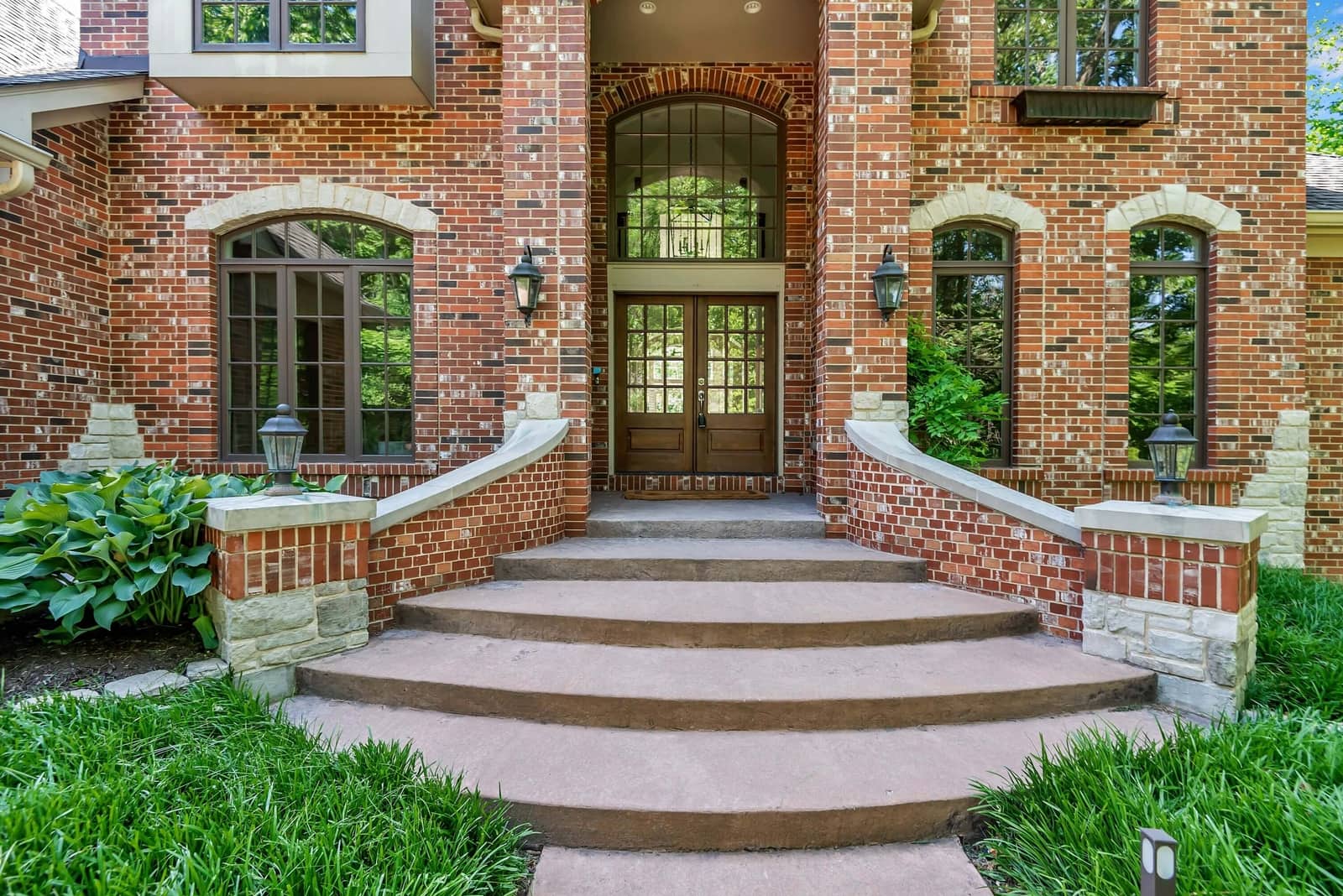 9774 Old Warson Listing Reid Group