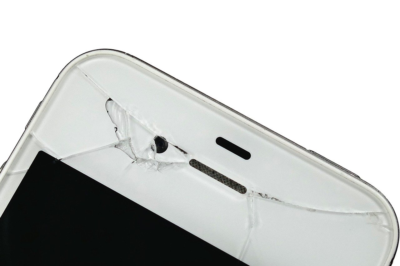 How dangerous is a cracked phone screen? Supportwise IT Services