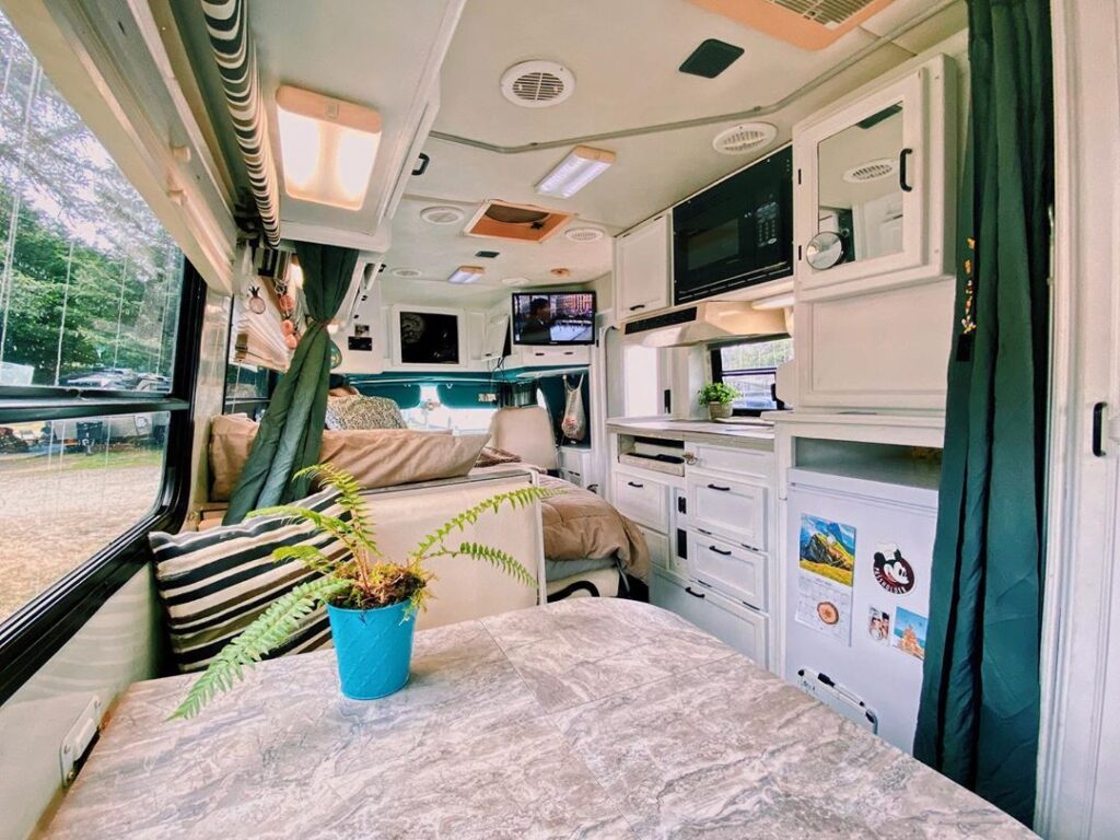 Chad and Ashley’s Awesome Modified 1999 Coachman Starflyte RV the van conversion guide e-book