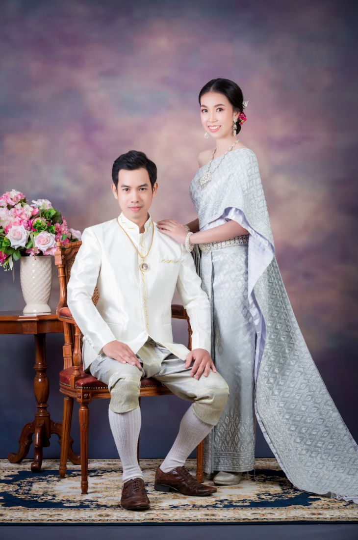 ชุดเจ้าบ่าวเจ้าสาวไทย