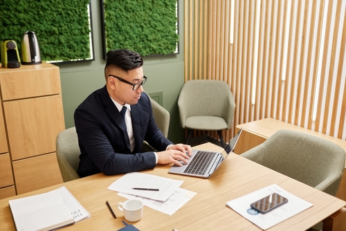 A Photo For A Blog Post About When To Report Or Delete Online Reviews