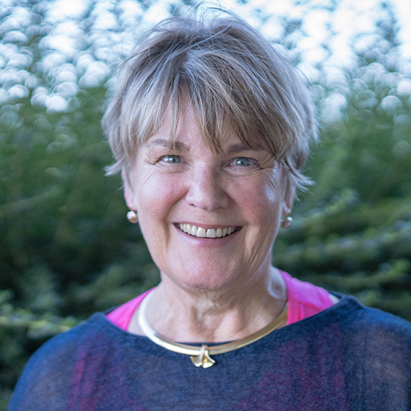 Jeanne Savage headshot
