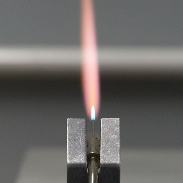 Flame torch tip in holder