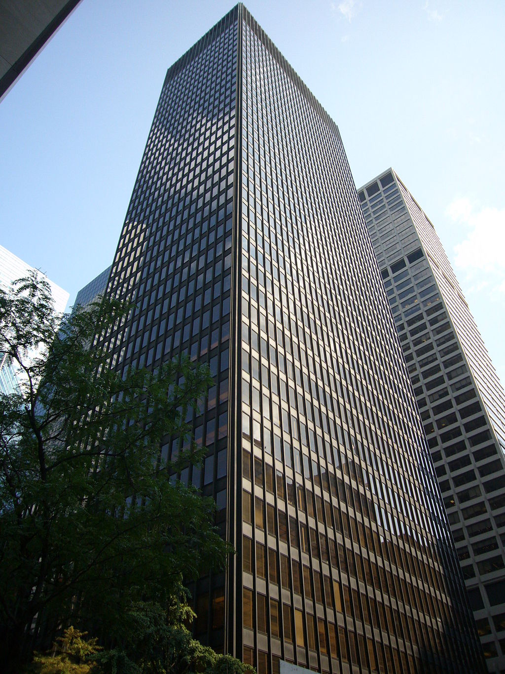 Seagram Building by Ludwig Mies van der Rohe