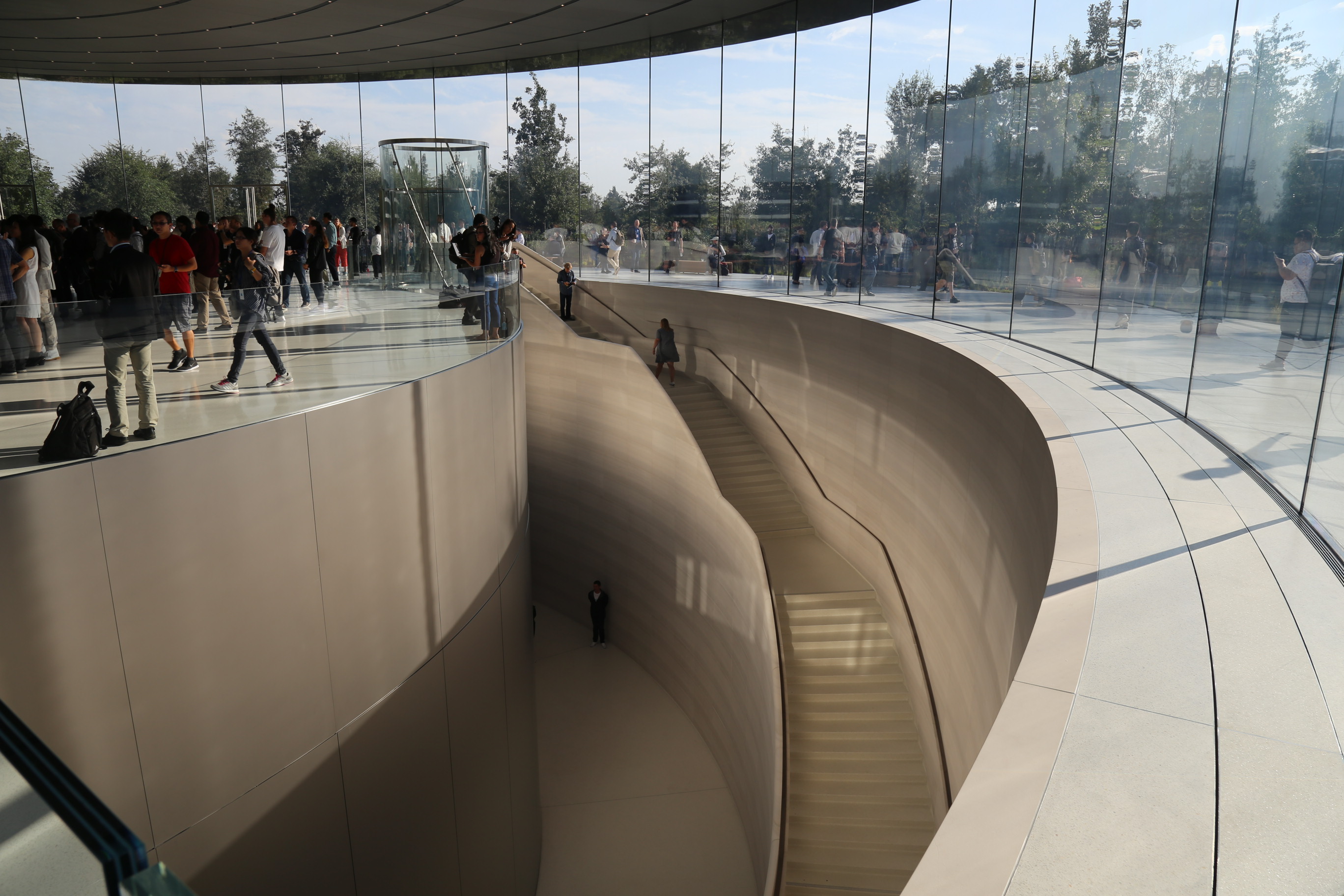A look inside the new Steve Jobs Theater at Apple's spaceship campus | Ars Technica