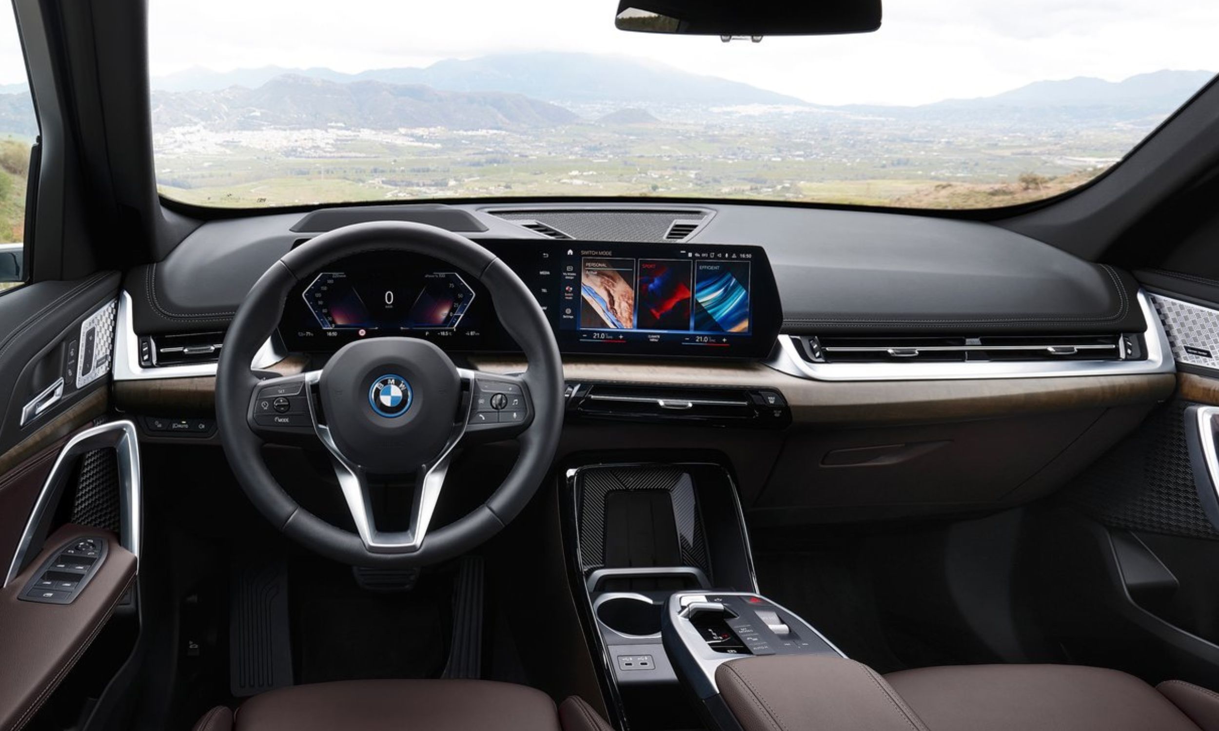 BMW iX1 xDrive 30 Fully charged – miniatyrbilde 2