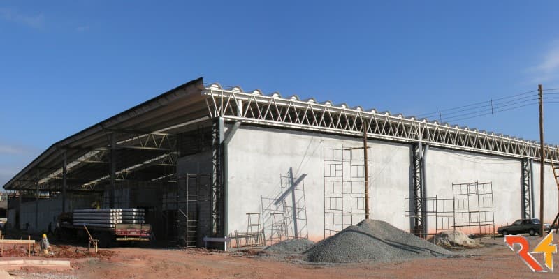 Galpões e Barracões Pré-Fabricados. R4 Tecnologia Aplicada.