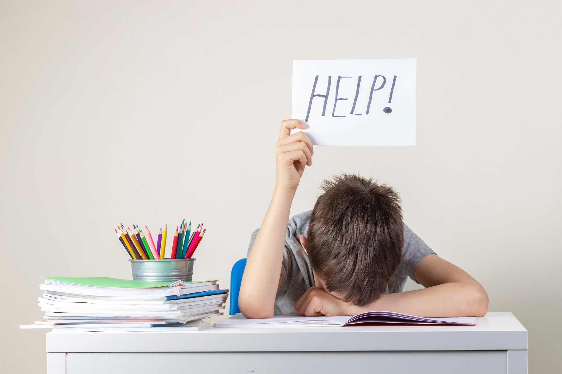 studente-che-chiede-aiuto