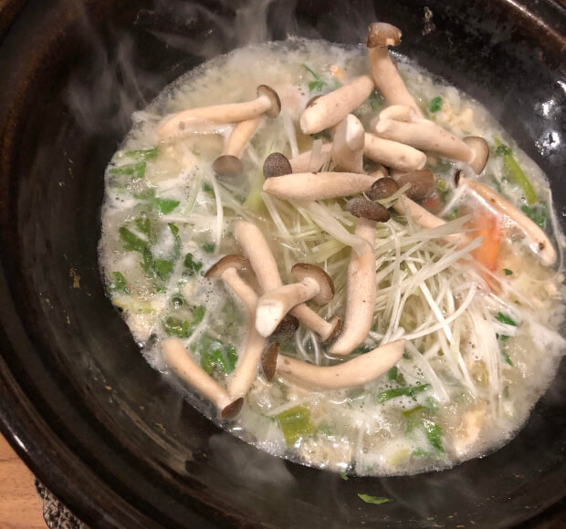寒い時はやっぱり鍋でしょ!どんな鍋にもそのまま入れて美味しく食べられる“冷凍カットぶなしめじ”