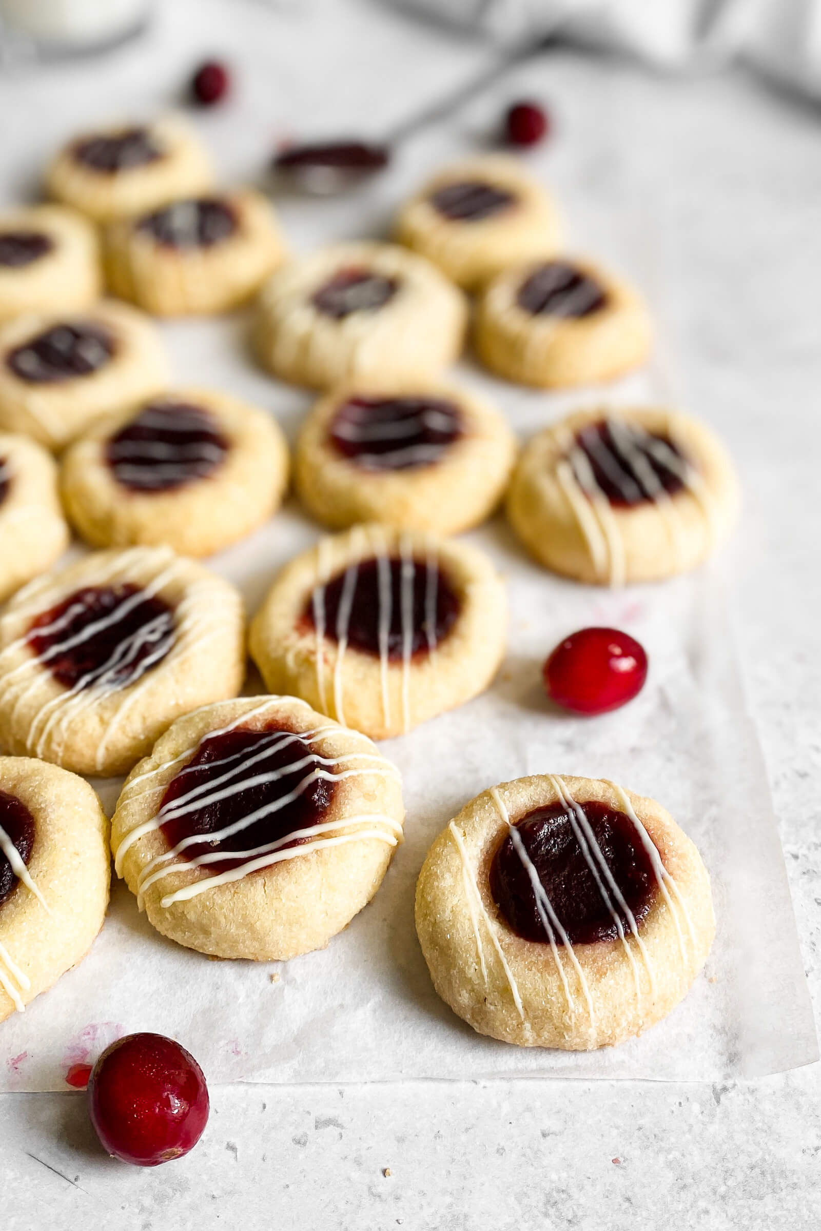 Nochill Thumbprint Cookies With Cranberry Sauce