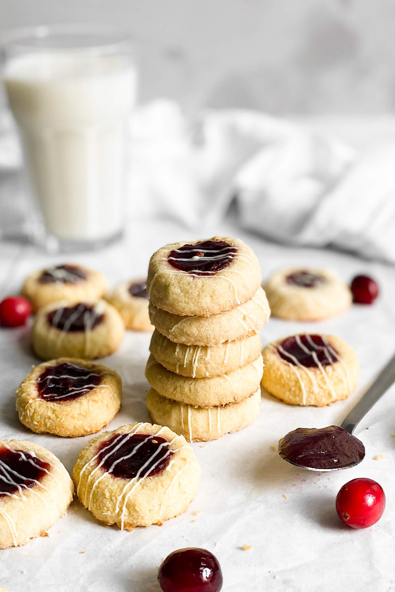 Nochill Thumbprint Cookies With Cranberry Sauce