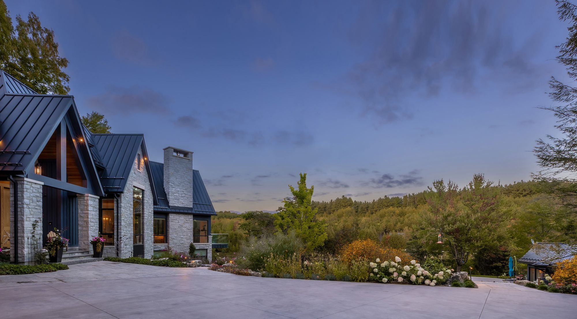 Hill'N Dale Landscaping Step outside into endless memorable moments