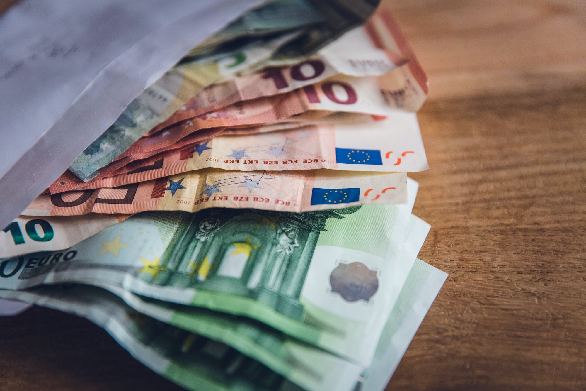 banconote, avvocato a Modena per recupero crediti