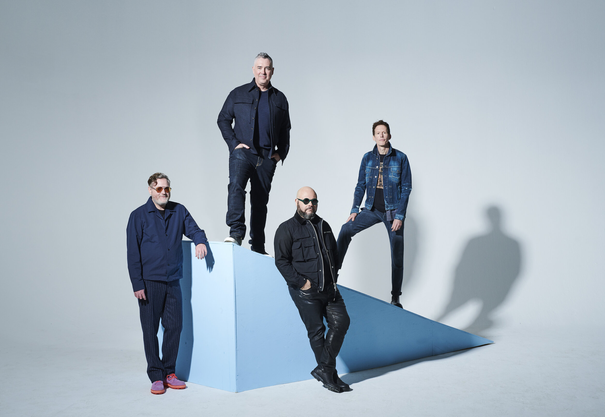 BARENAKED-LADIES54680ET.jpg