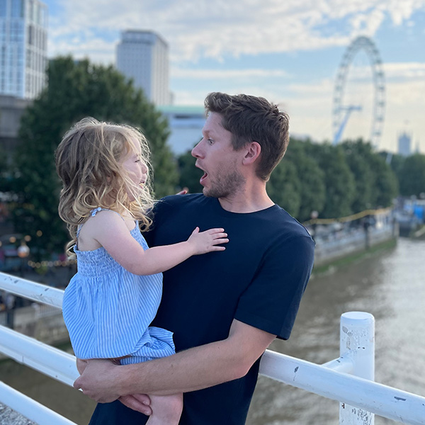 An photograph of Matt Rogers and his daughter Etta Rogers