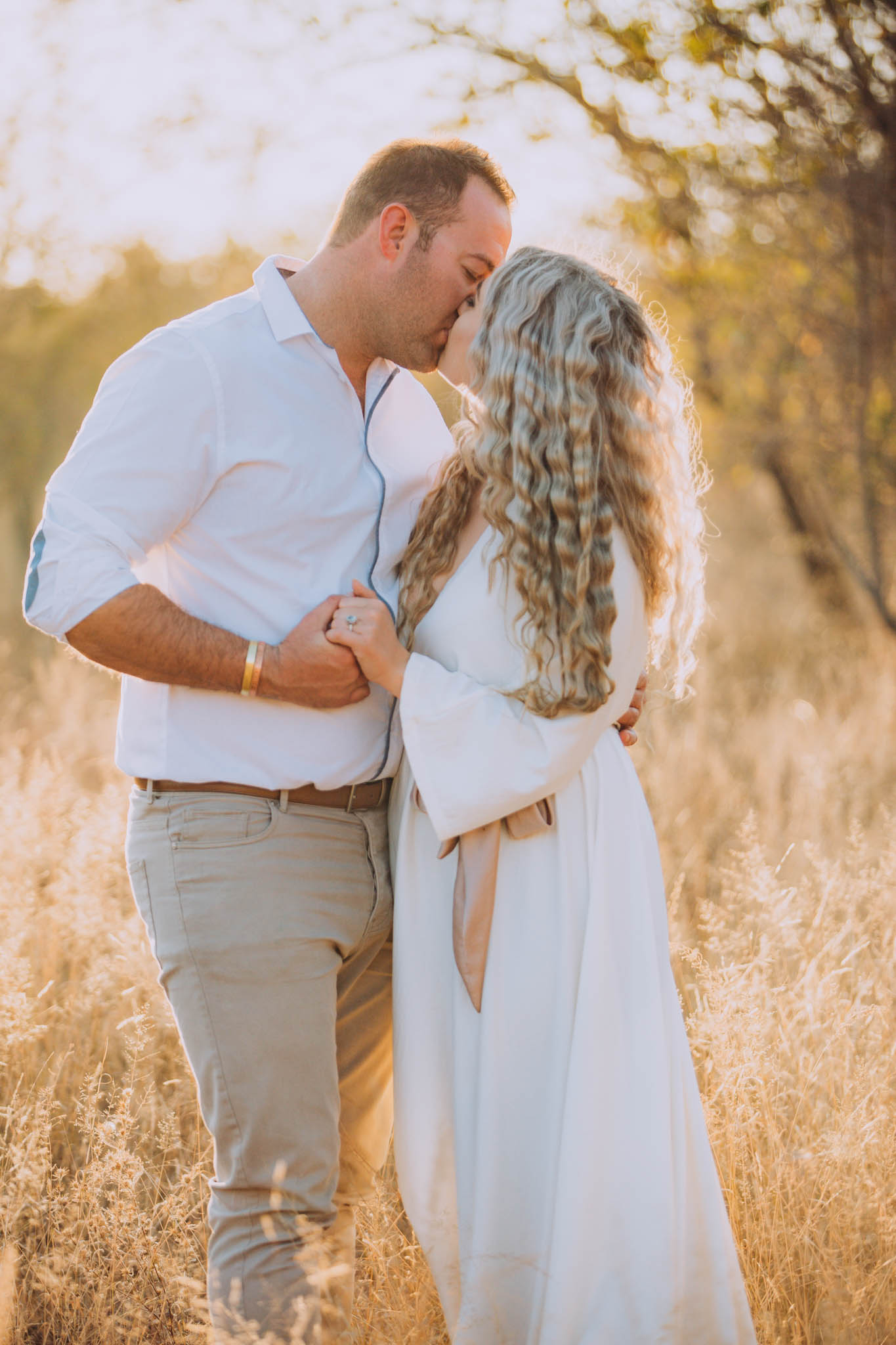 Louise Meyer Photography - a couple kissing