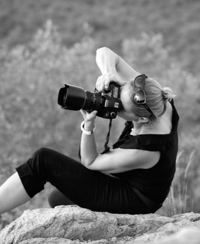 Louise Meyer Photography - image of Louise Meyer taking a photograph