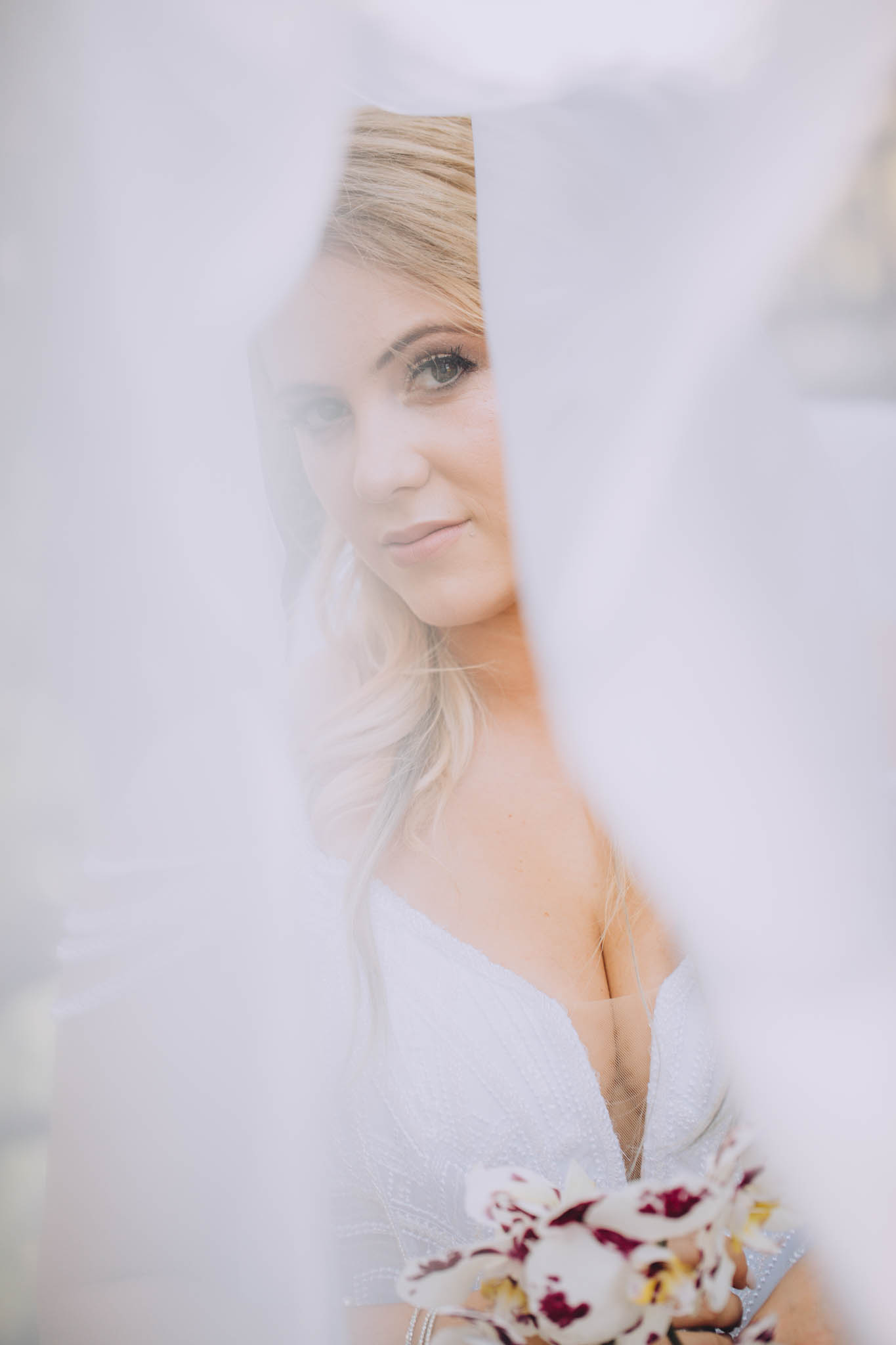 Louise Meyer Photography - close-up of a bride smiling at the camera