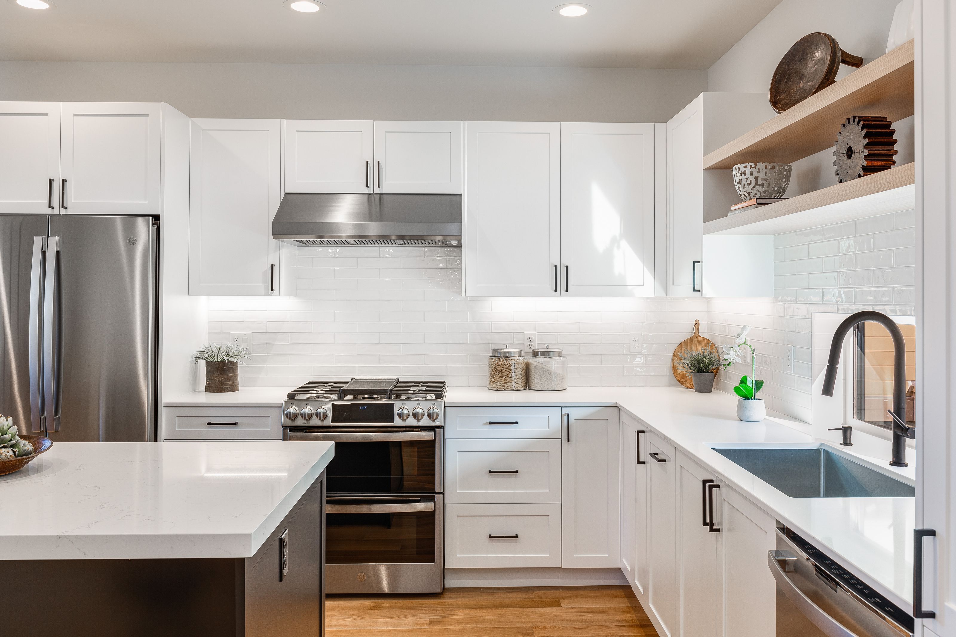 Modern Luxury in Cherry Hill, Seattle Featured Galleries