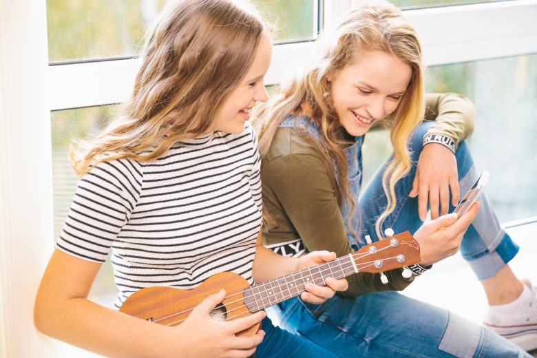 students-like-music