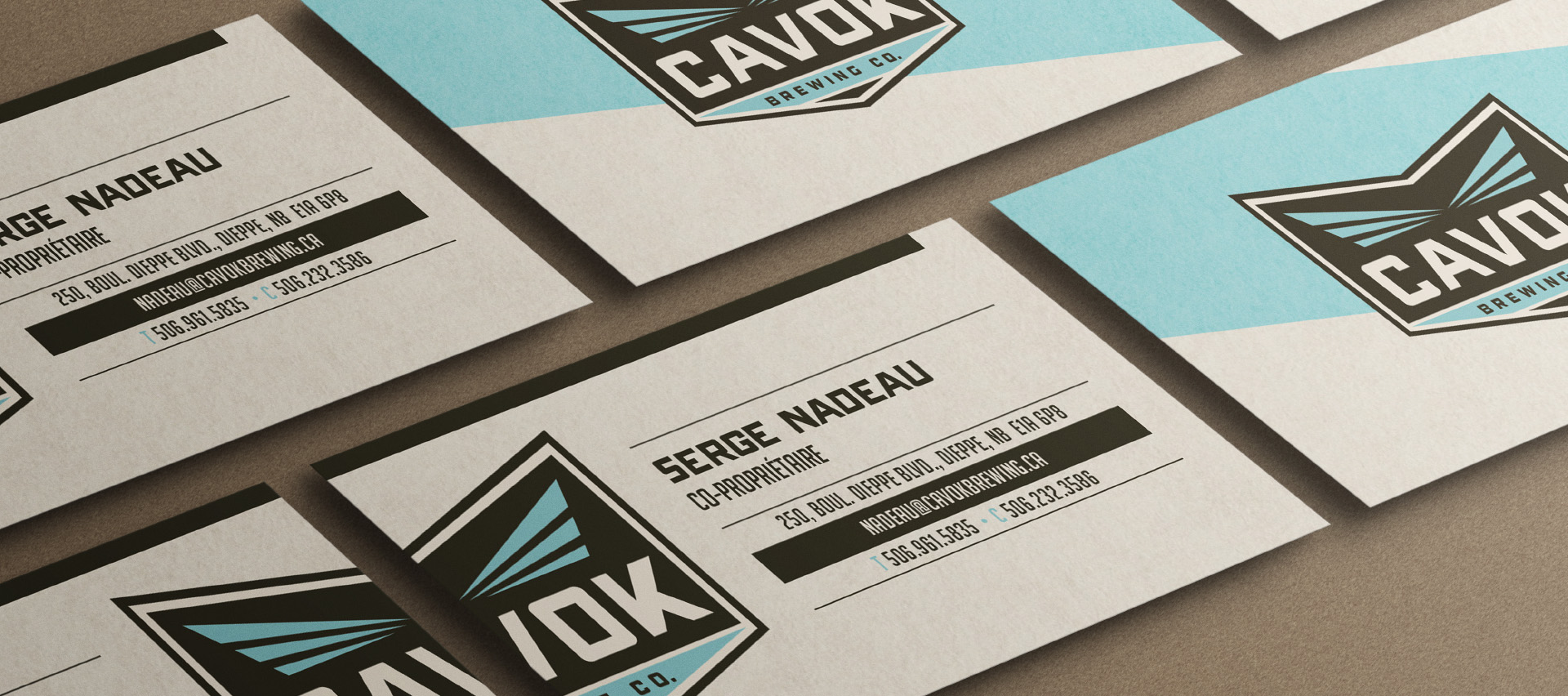 Papeterie cartes d'affaire de Cavok (stratégie, design, branding, communication marketing, Web, publicité)